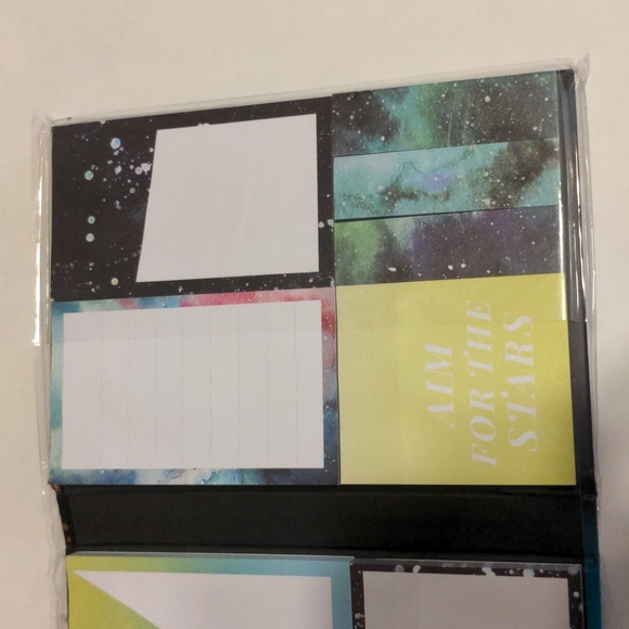 Space theme stationery set: sticky notes, stickers, paperclips - Picture 10 of 16